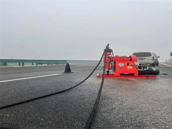 新市马路路基路面开裂下沉注浆加固灌浆